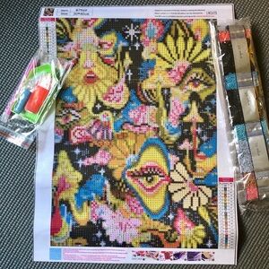 NWT Psychedelic Floral Diamond Painting Kit
